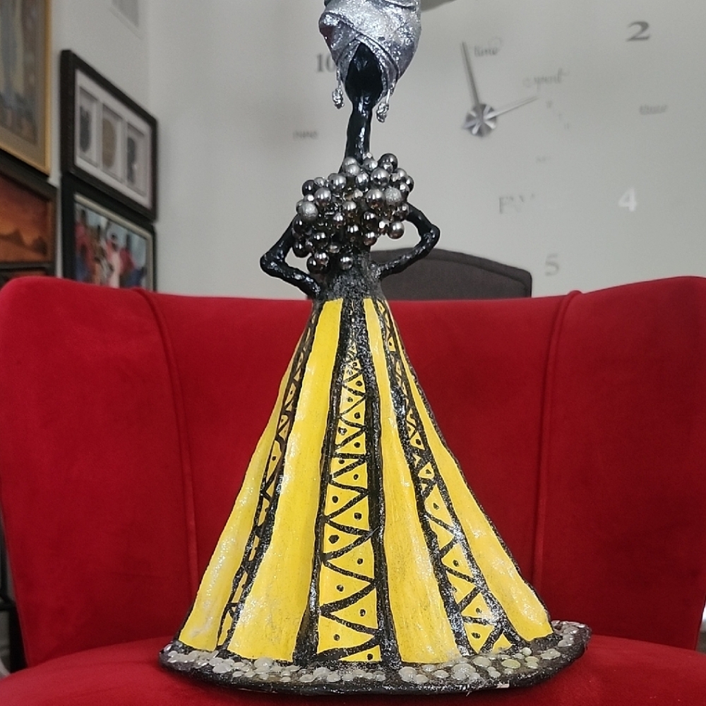 Elegant Yellow and Black Art Sculpture